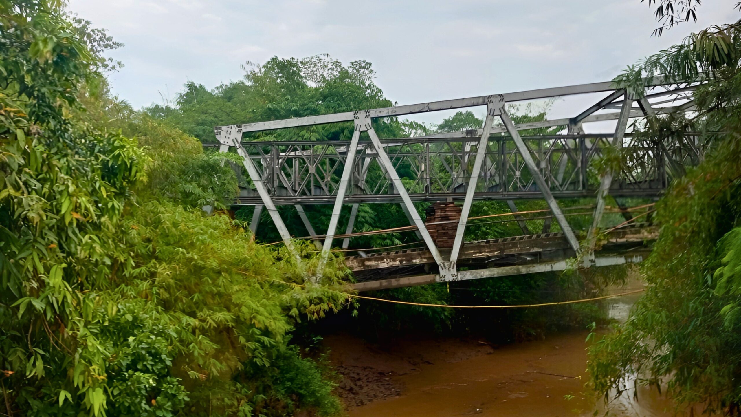 Jembatan Cicangor Runtuh, Ekonomi Masyarakat Lesu & Tanpa Perbaikan