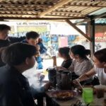 Tim penulis melakukan wawancara dengan para mahasiswa pengguna vape. (Sumber Dokumen Wartacana.com)