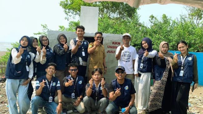 Melanjutkan Semangat Bank Sampah: KKN Tanjungpakis Hadirkan Insinerator di TPS-T KKPMP Desa Tanjungpakis