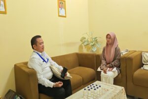 Potret Wawancara Bersama Bapak Hasbullah, Selaku Kepala kelurahan Nagasari, Karawang